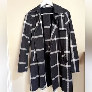 Solitaire Women's Coat Size M Black and White Open Front Faux Leather